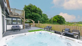 Bag-End House - Unique home with Balcony, Beautiful Views, Ping Pong and Hot Tub option - Sleeps 14